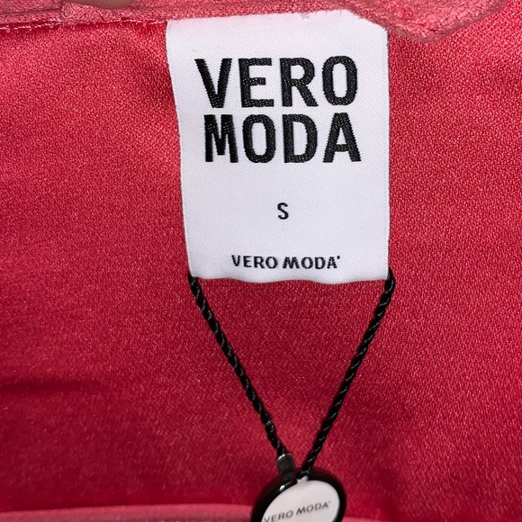 Pink Velvet jacket. - Picture 2 of 3